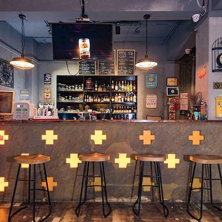 Dalian Buzz Light Year Youth Hostel Экстерьер фото