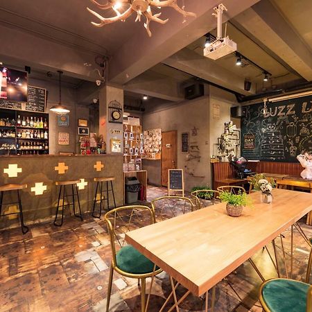 Dalian Buzz Light Year Youth Hostel Экстерьер фото