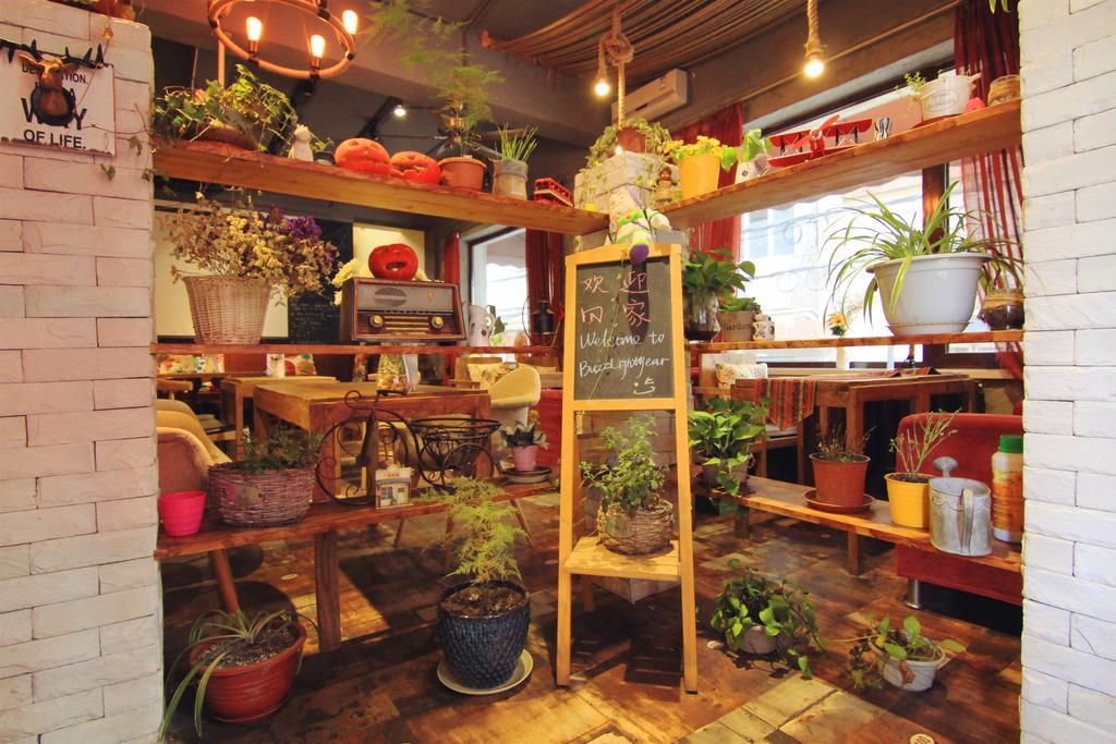 Dalian Buzz Light Year Youth Hostel Экстерьер фото