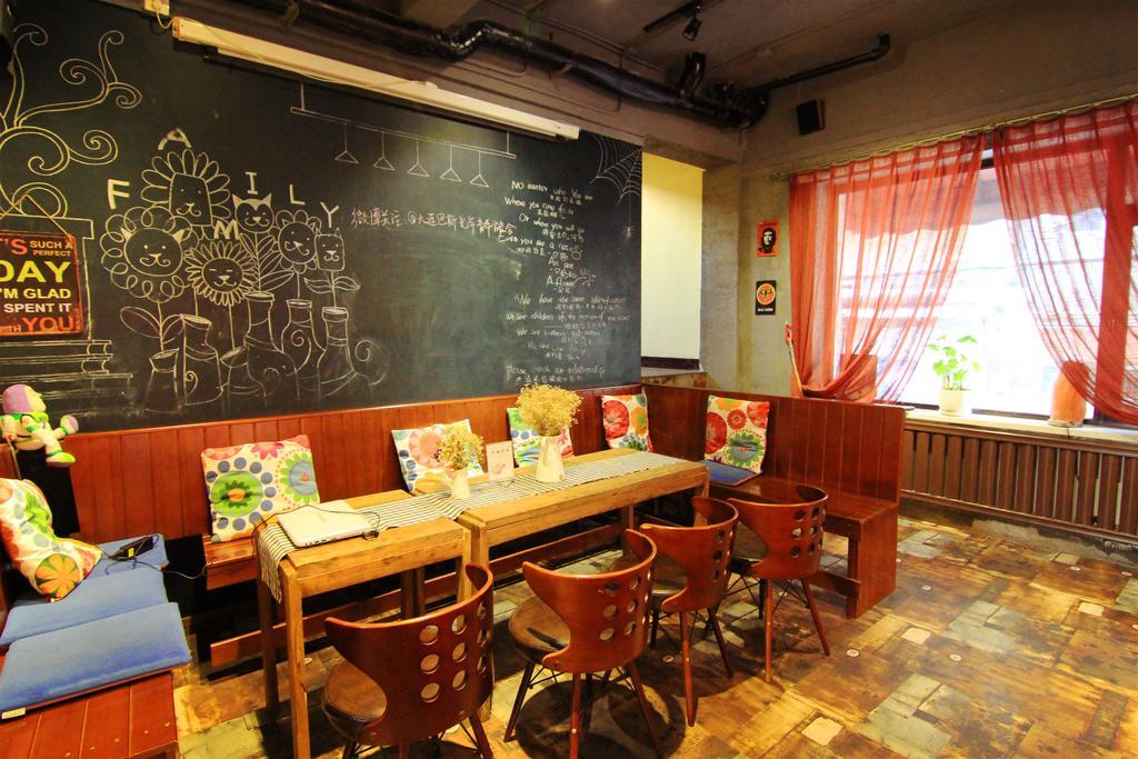 Dalian Buzz Light Year Youth Hostel Экстерьер фото