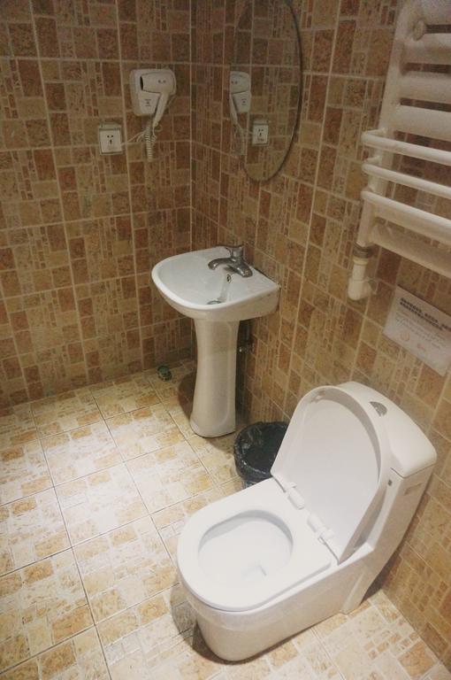 Dalian Buzz Light Year Youth Hostel Экстерьер фото