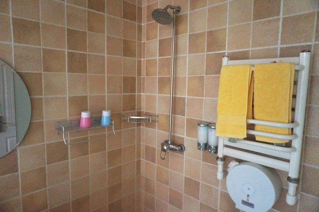 Dalian Buzz Light Year Youth Hostel Экстерьер фото