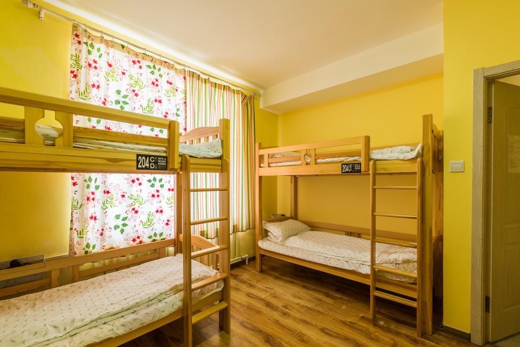 Dalian Buzz Light Year Youth Hostel Экстерьер фото