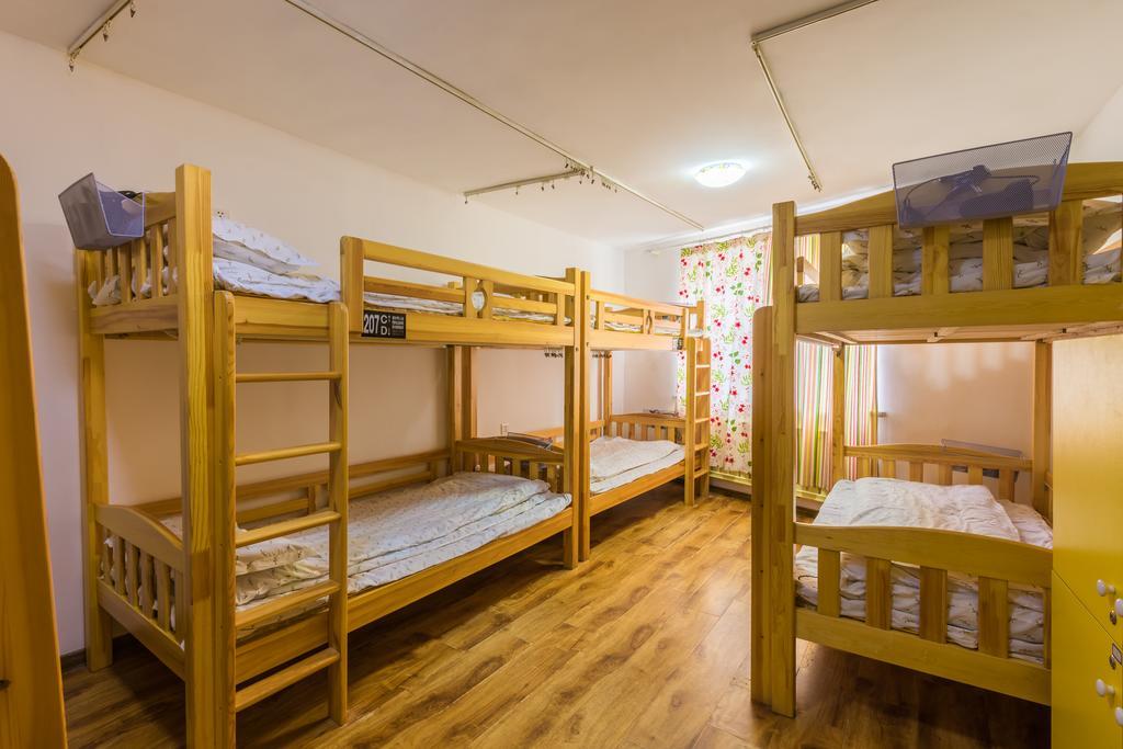 Dalian Buzz Light Year Youth Hostel Экстерьер фото
