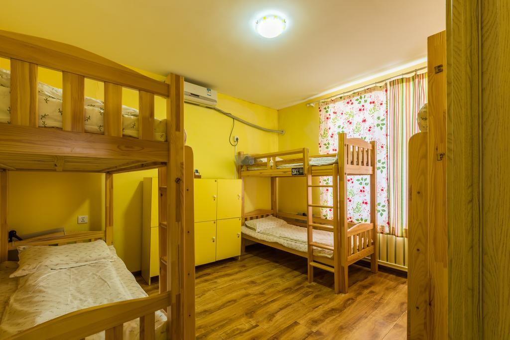 Dalian Buzz Light Year Youth Hostel Экстерьер фото