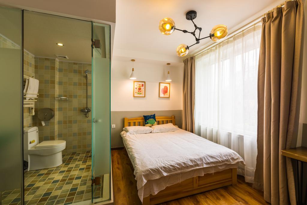 Dalian Buzz Light Year Youth Hostel Экстерьер фото