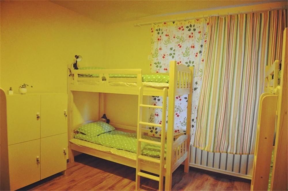 Dalian Buzz Light Year Youth Hostel Экстерьер фото