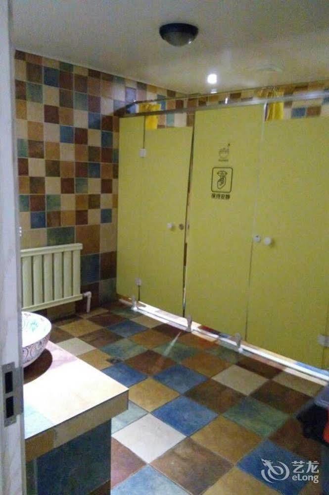 Dalian Buzz Light Year Youth Hostel Экстерьер фото