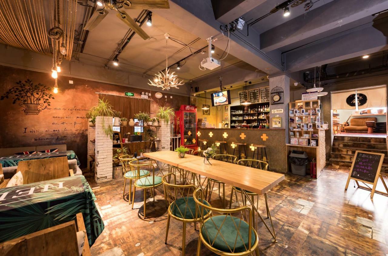 Dalian Buzz Light Year Youth Hostel Экстерьер фото